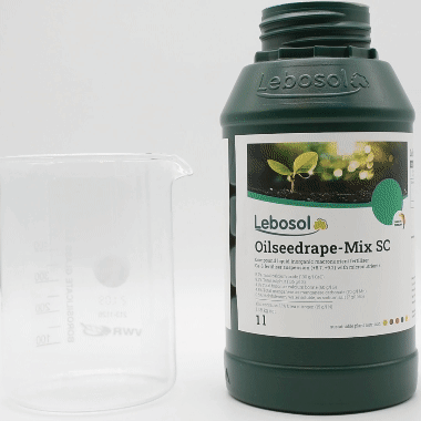 A bottle of Lebosol®-Oilseedrape-Mix SC is poured into a beaker. 